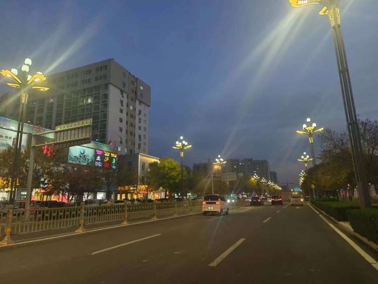 商河縣城管局加大路燈維護(hù)力度，開(kāi)啟城市照明節(jié)能模式